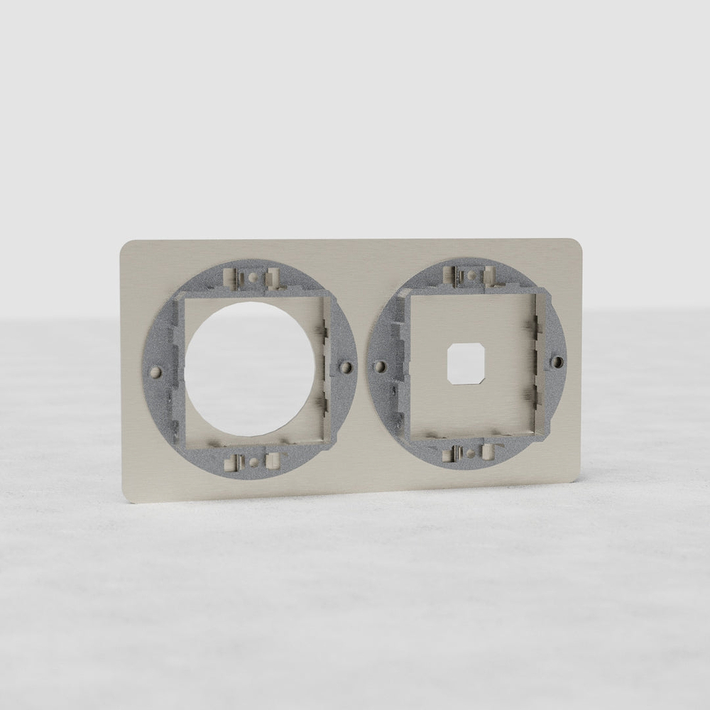Kew Marco doble de interruptor x2 y enchufe – Níquel satinado