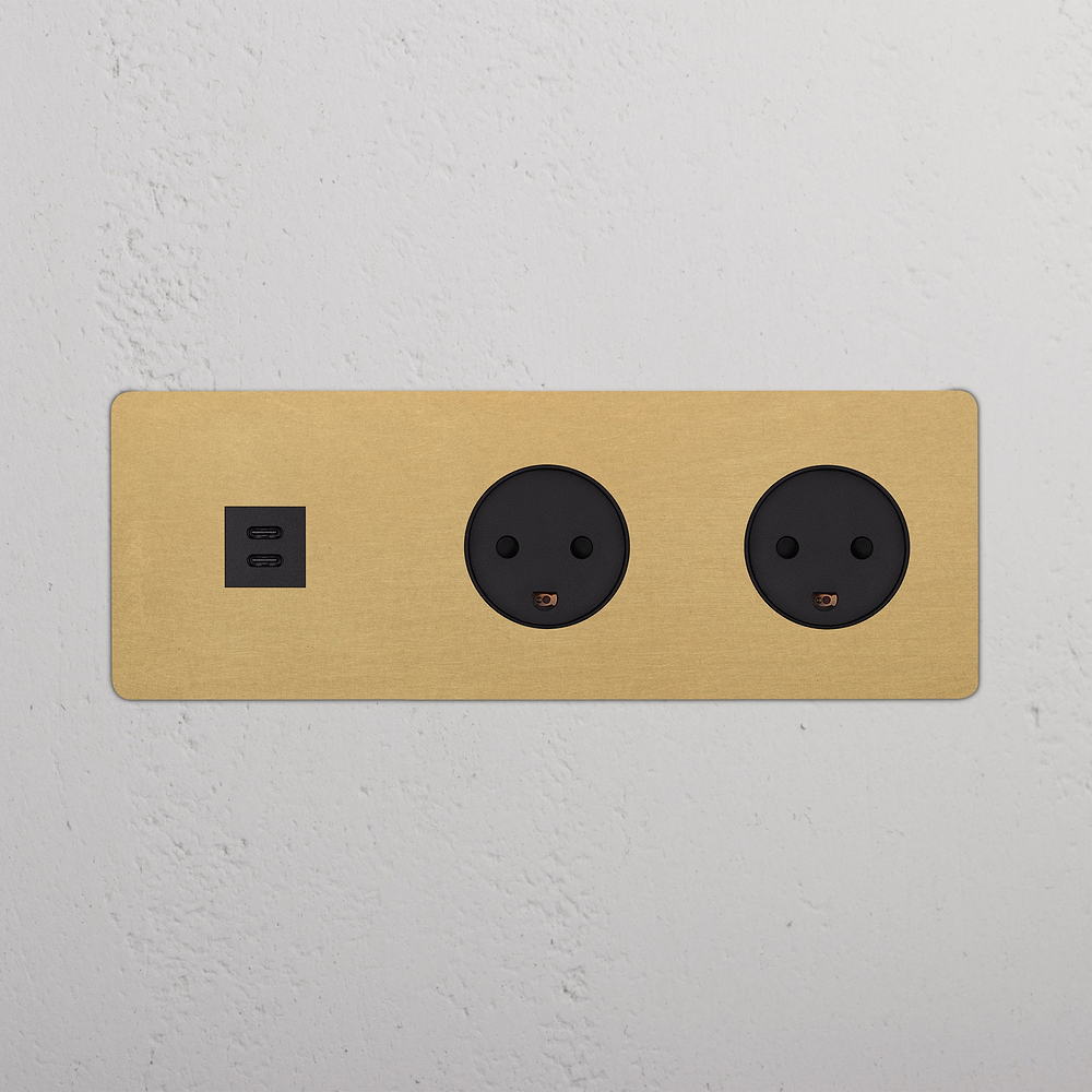Kew Tomada USB-C 30 W & dinamarquesa Tipo K de duas vias tripla - Latão Antigo | Preto