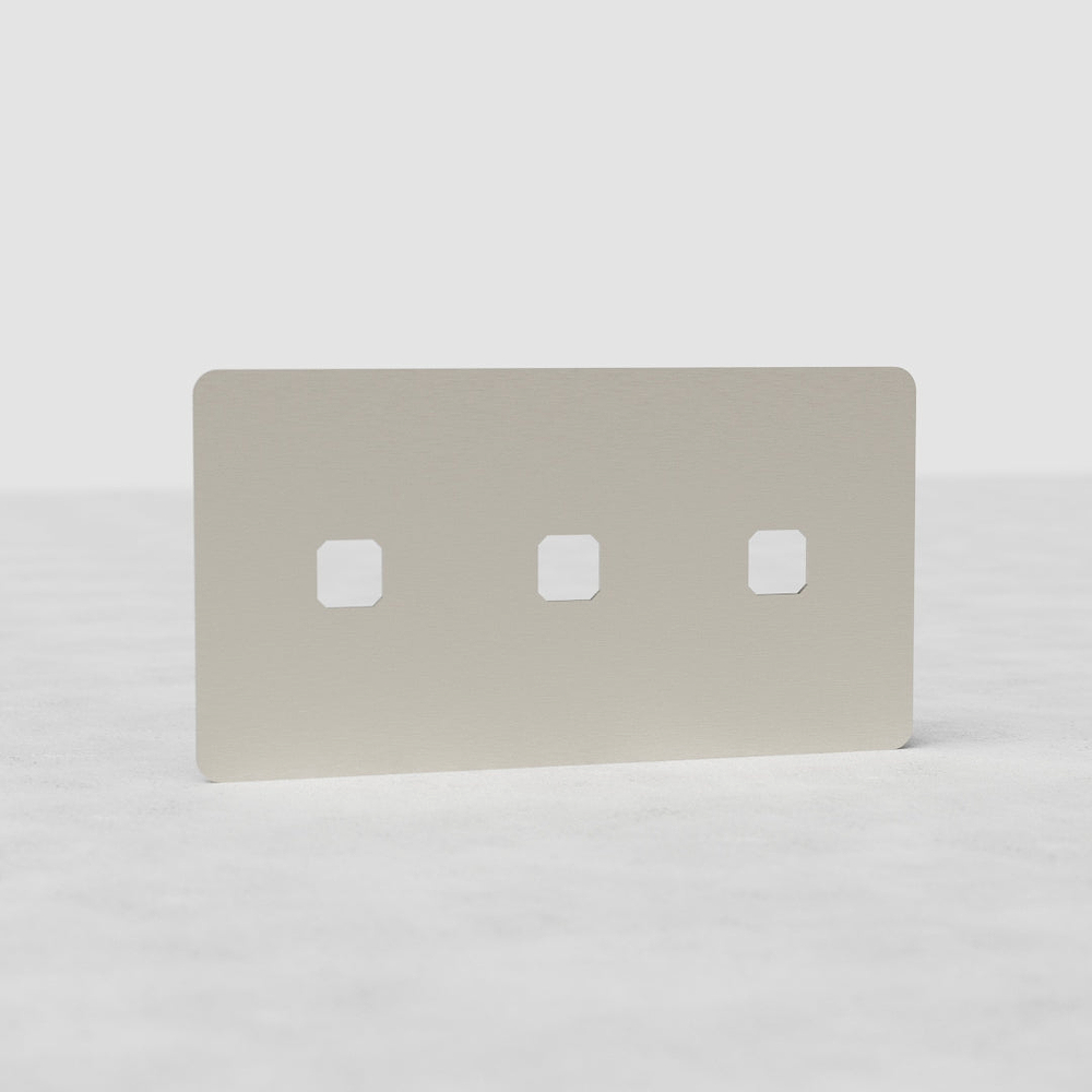 Kew Plaque Insert Interrupteur x3 (Double) – Nickel Satiné