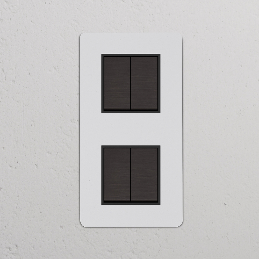 Kew Interruptor conmutador de balancín x4 vertical (marco doble) – Bronce y pintable | Negro
