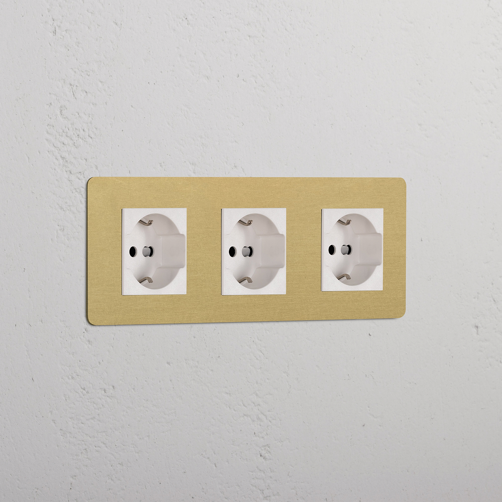 Kew Uttag 3x Schuko/Bipasso, Trippel Platta – Antik Mässing | Vit