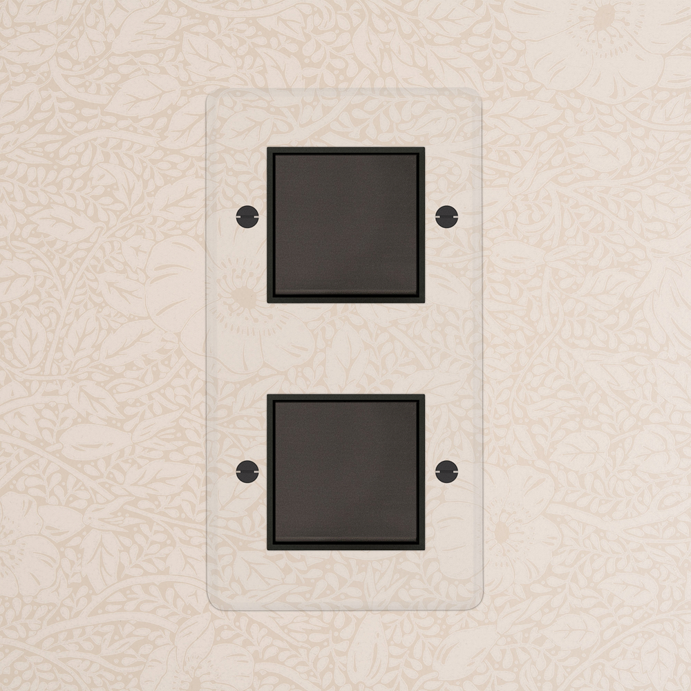 Kew Wippschalter 2x in vertikalem Zweifachrahmen – Transparent Bronze | Schwarz