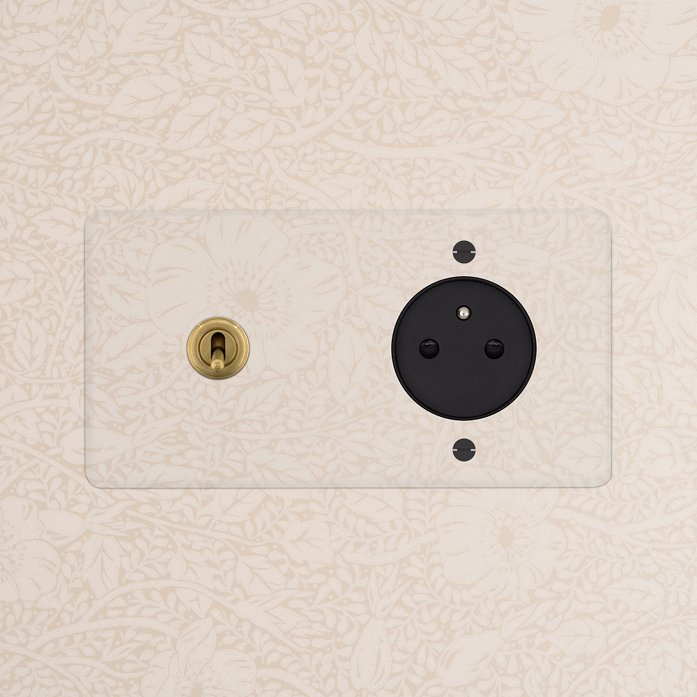 Kew Double Toggle & French/Belgian Type E Socket - Clear Antique Brass | Black