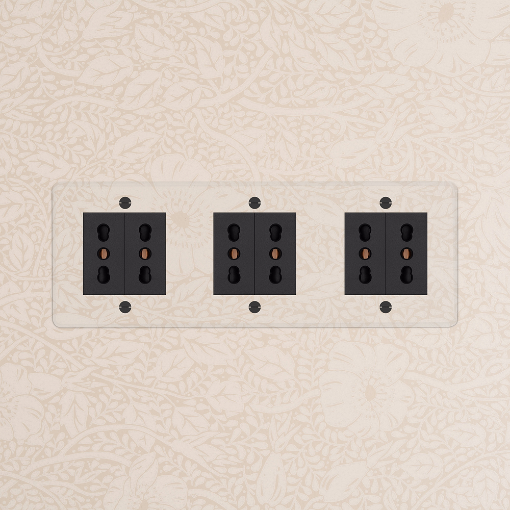 Kew Drievoudige 6x Bipasso stopcontact – Doorzichtig | Zwart