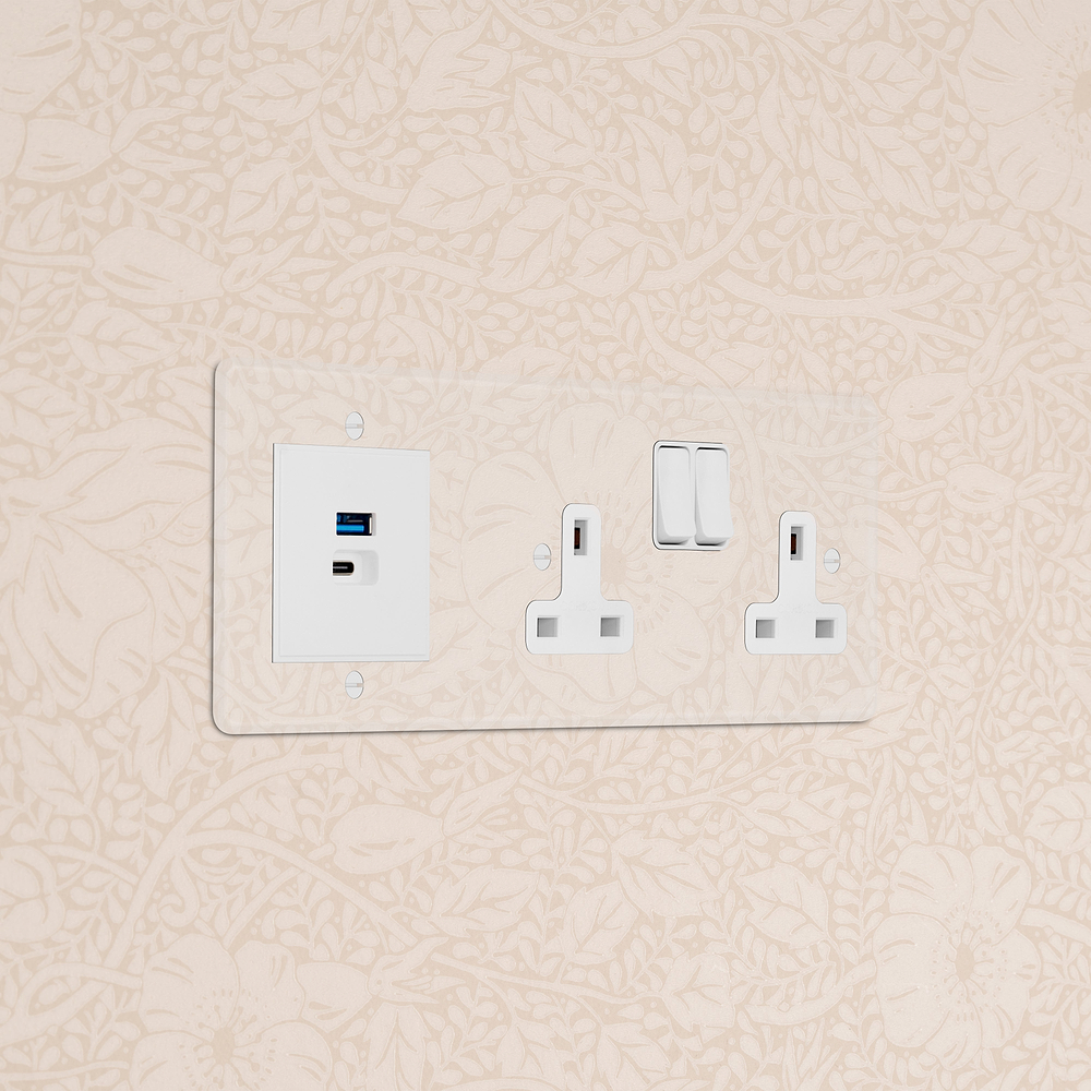 Double Socket & USB-A+C Fast Charge - Clear | White