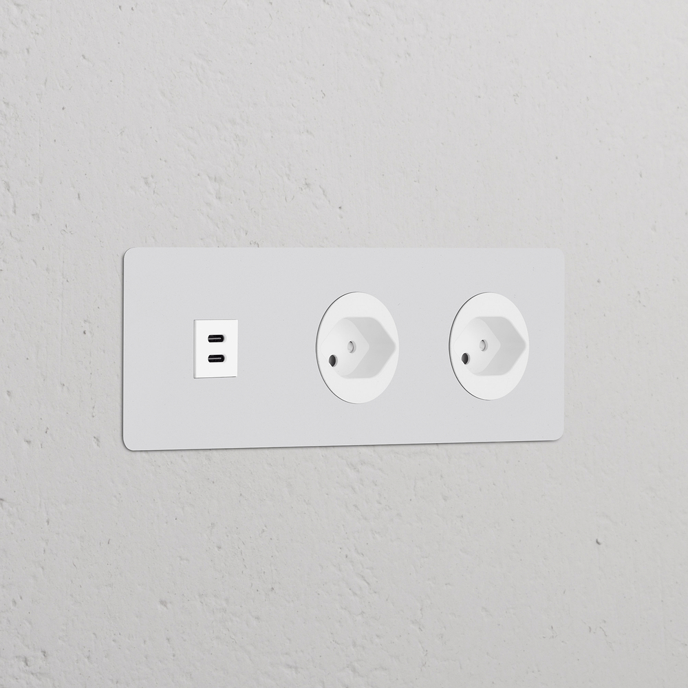 Kew USB-C 30 W & Prise Suisse Type J x2 (Plaque Triple) – Peignable | Blanc