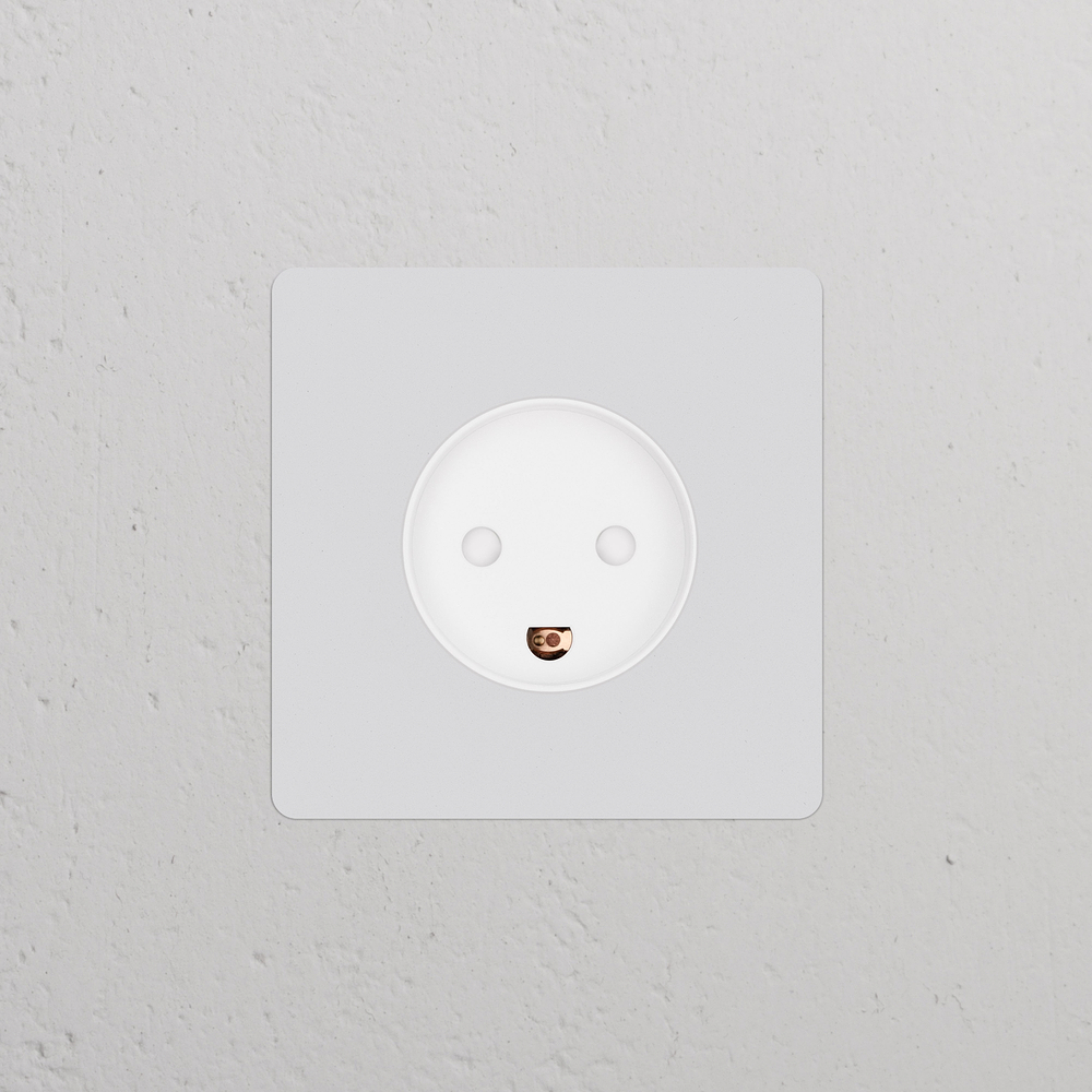 Kew Single Danish Type K Socket - Paintable | White
