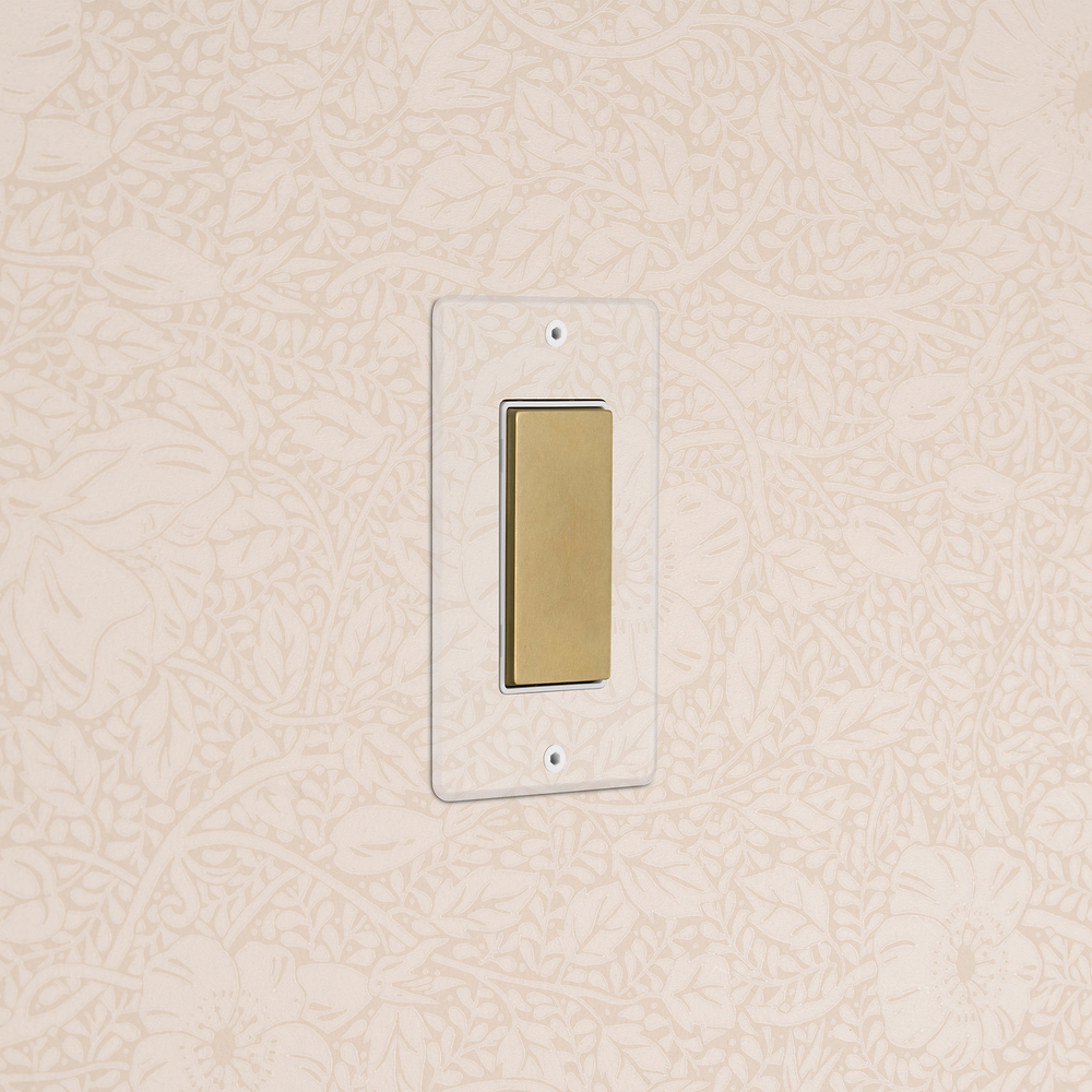 Kew 1G Center Retractive Rocker Switch - Clear Antique Brass White