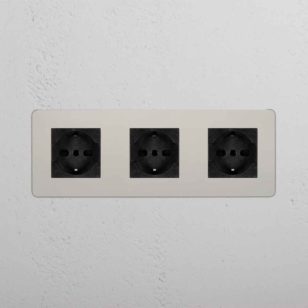 Kew Prise Schuko/Bipasso x3 (Plaque Triple) - Nickel Poli | Noir