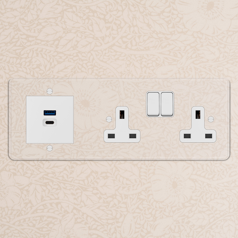 Double Socket & USB-A+C Fast Charge - Clear | White