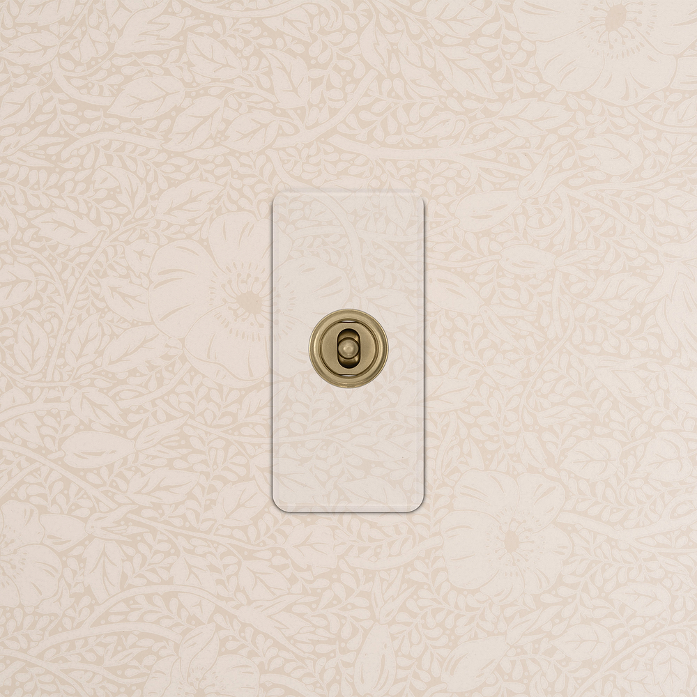 1G Architrave Centre Retractive Toggle Switch - Clear Antique Brass