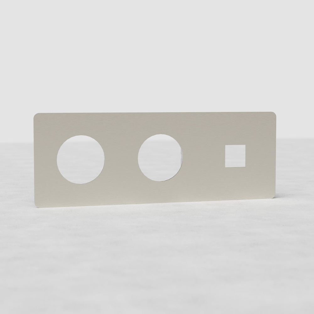 Kew Placca tripla 1x keystone e 2x prese – Nichel Satinato