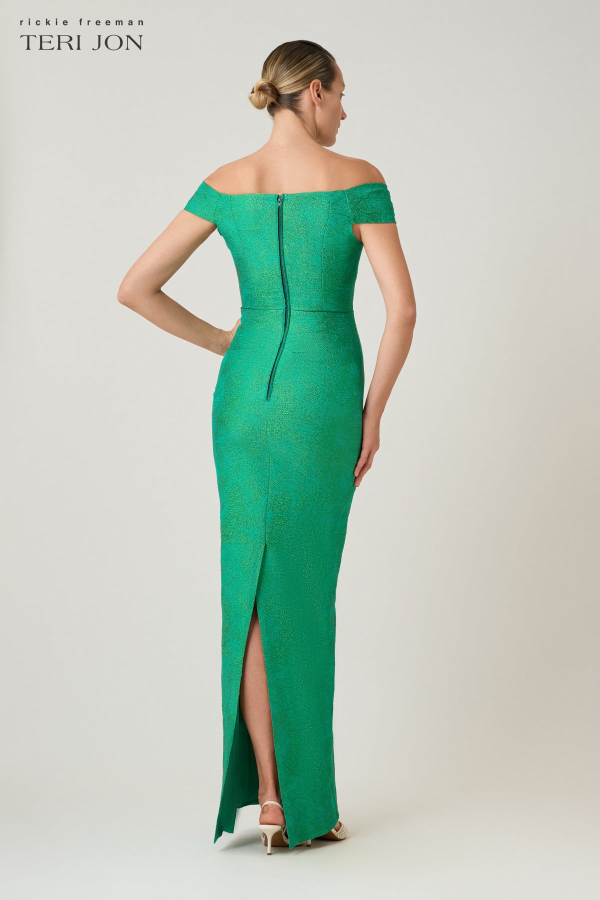Color_Kelly Green