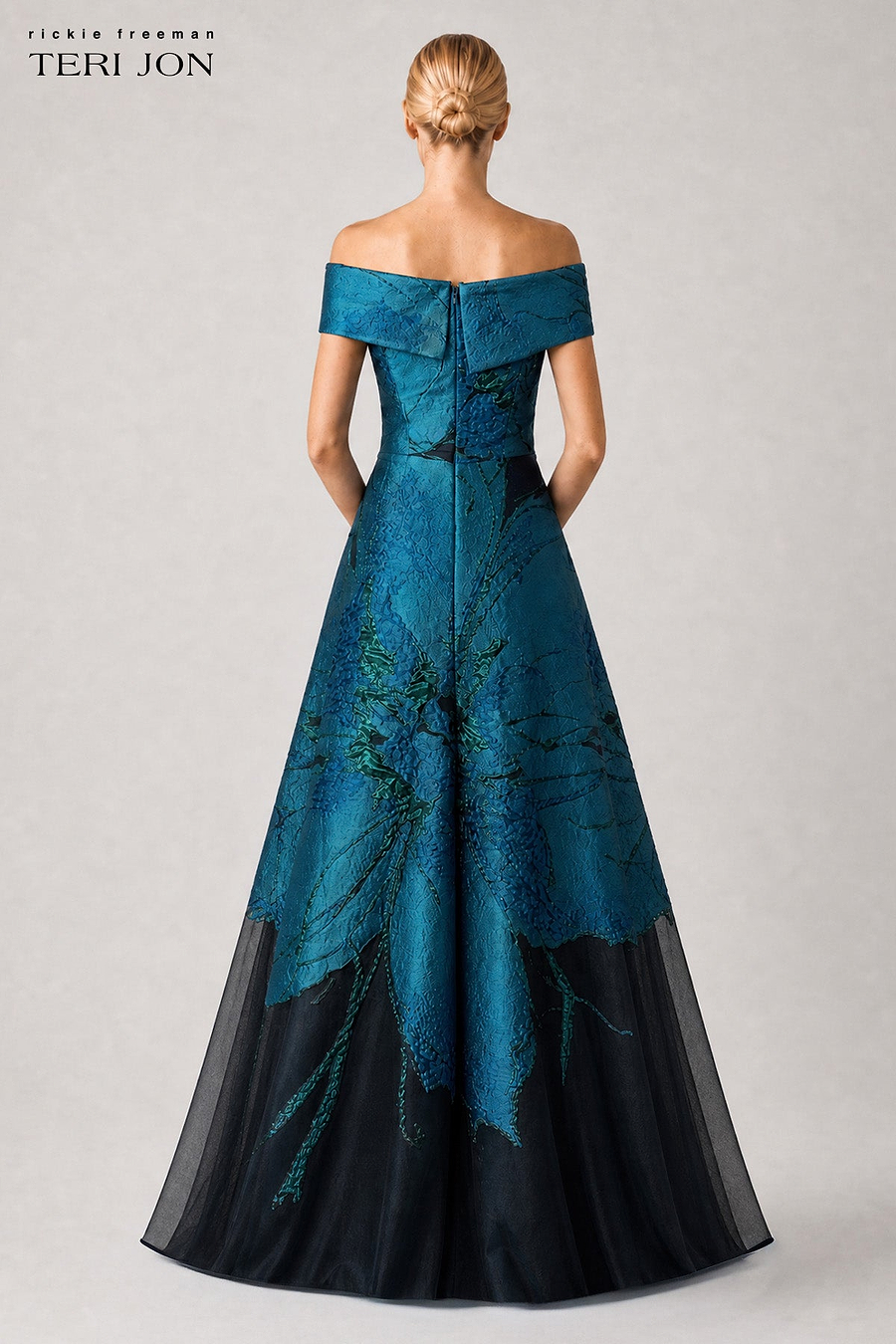 Color_Peacock Black