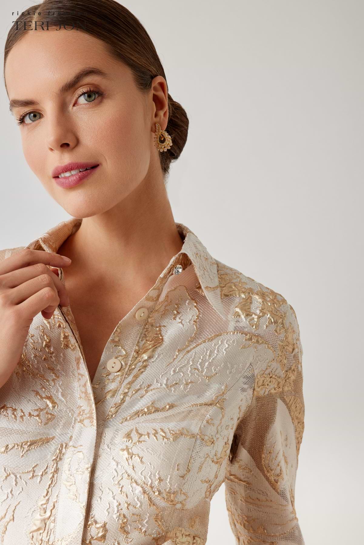Color_Ivory/Gold