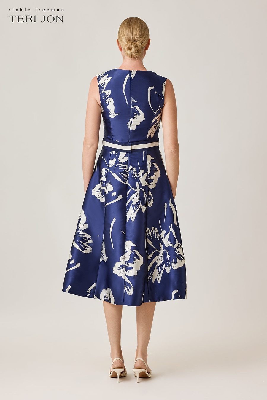 Color_Navy White