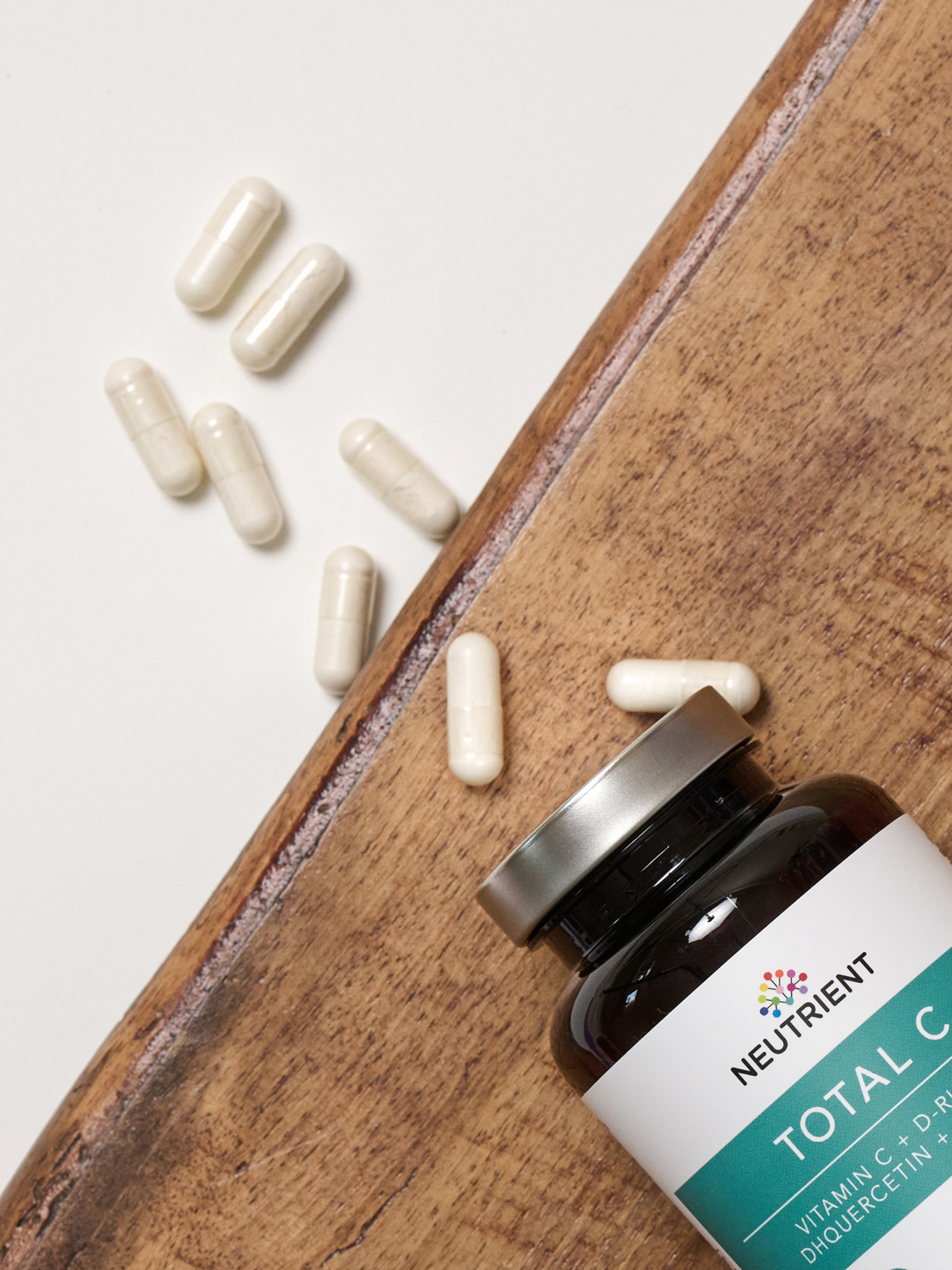 Vitamin C and Magnesium: Why This Nutrient Pair Works So Well
