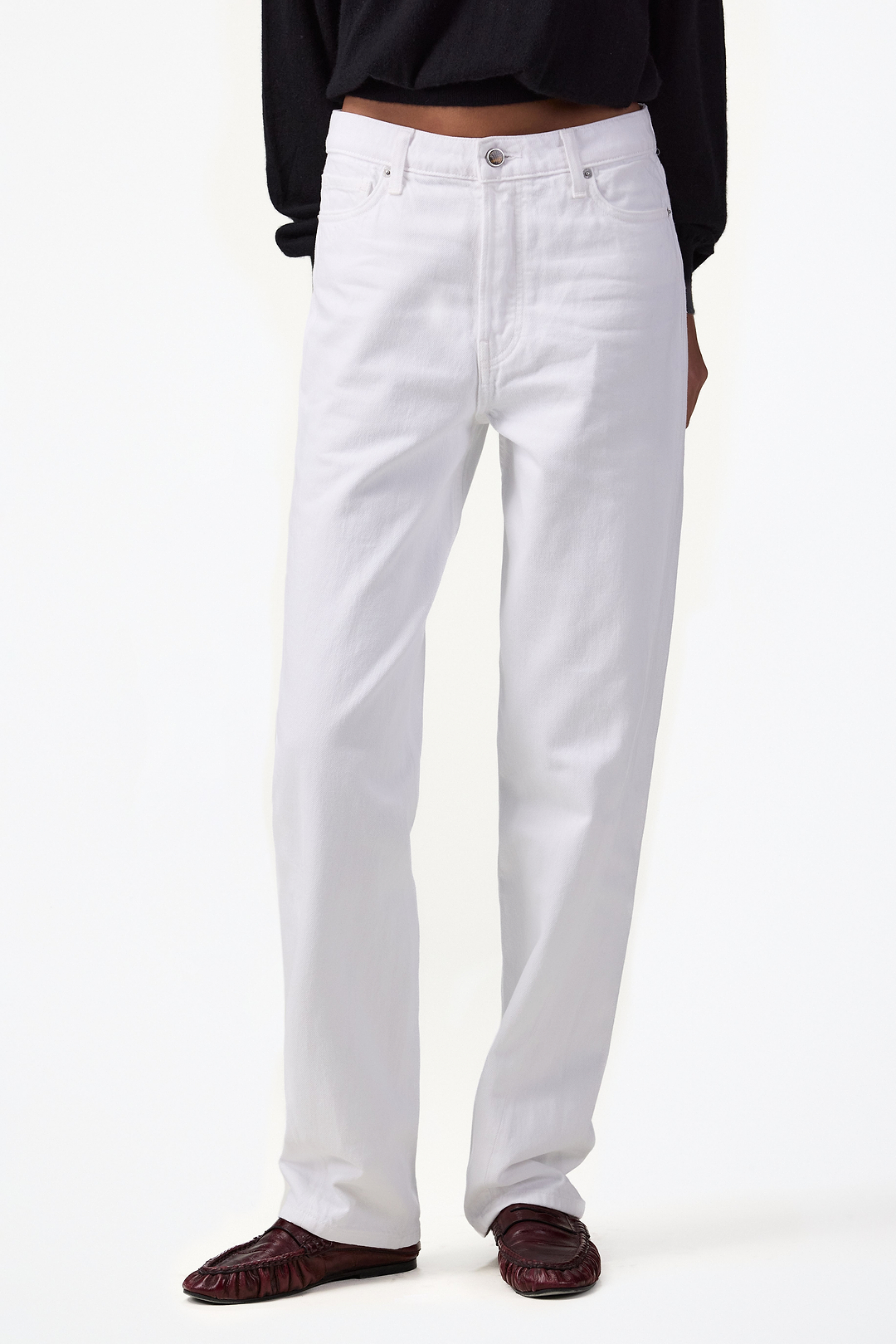 The Relaxed Twist Jean (Optic White)