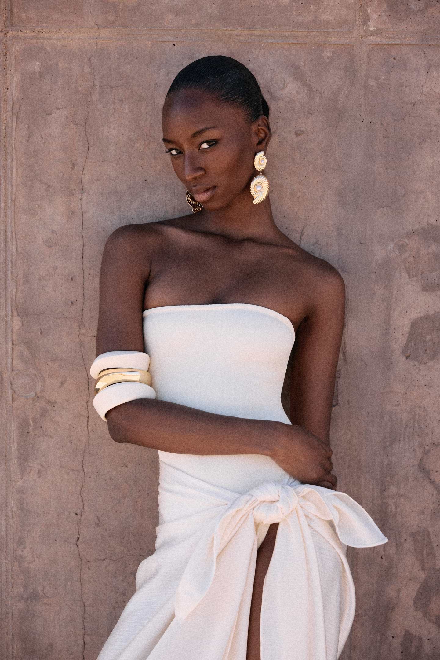 Shell Drop Earring (Gold)
