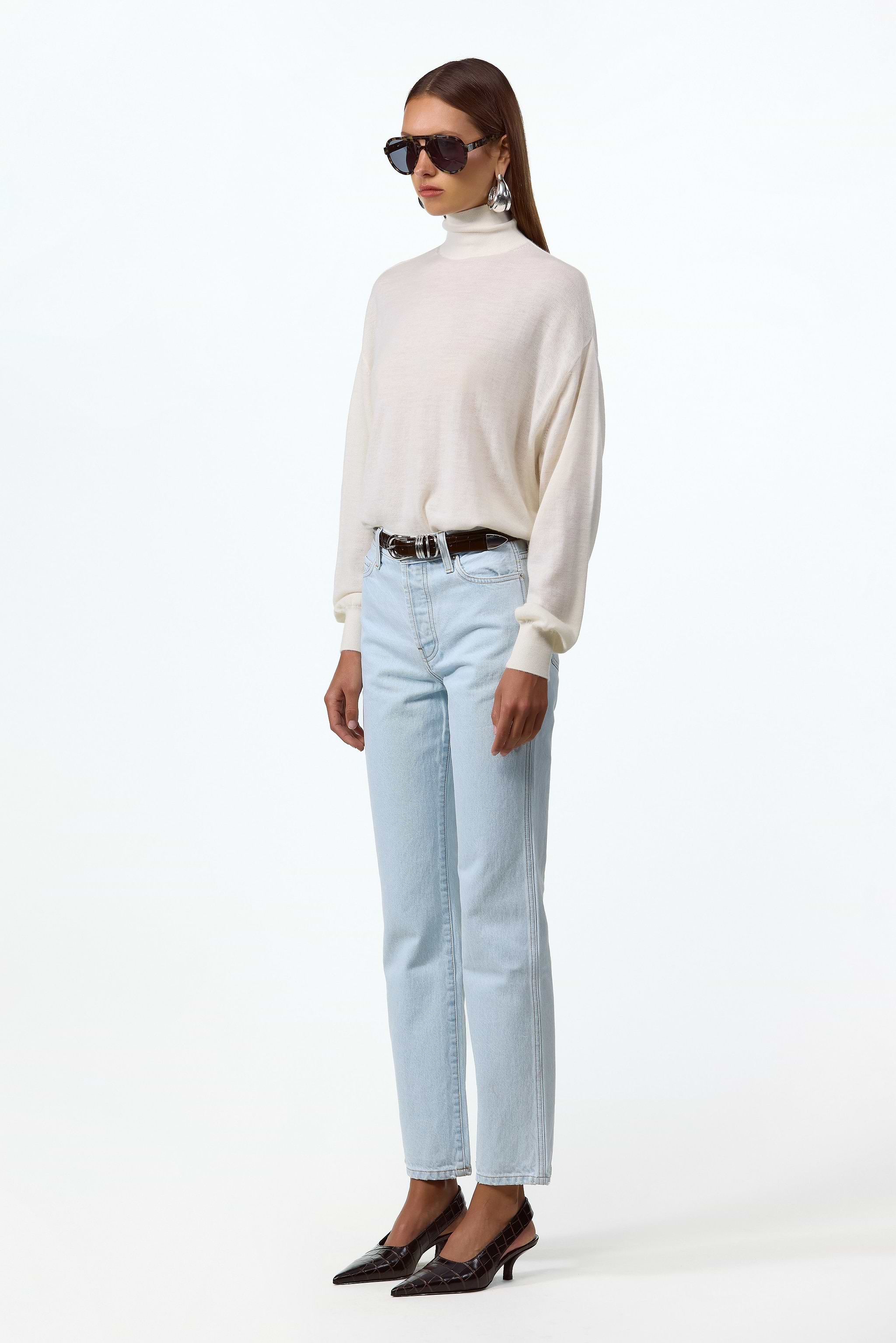 The Straight Ankle Jean (Vintage Light)