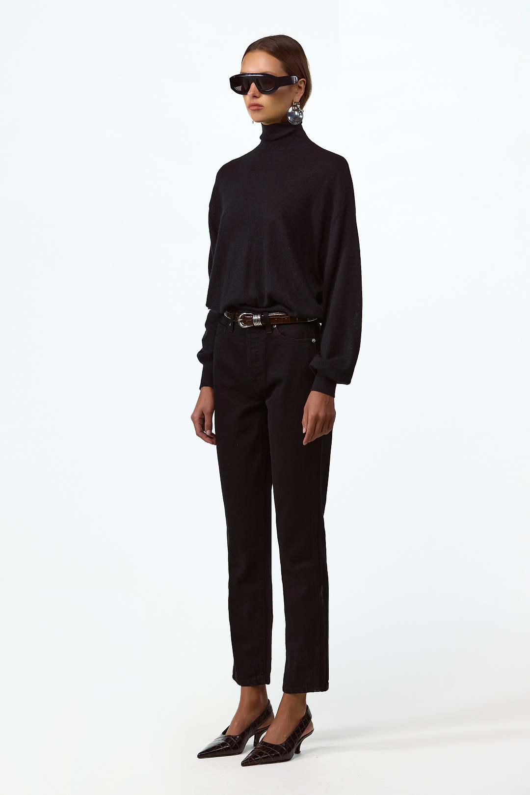 The Straight Ankle Jean (Black)