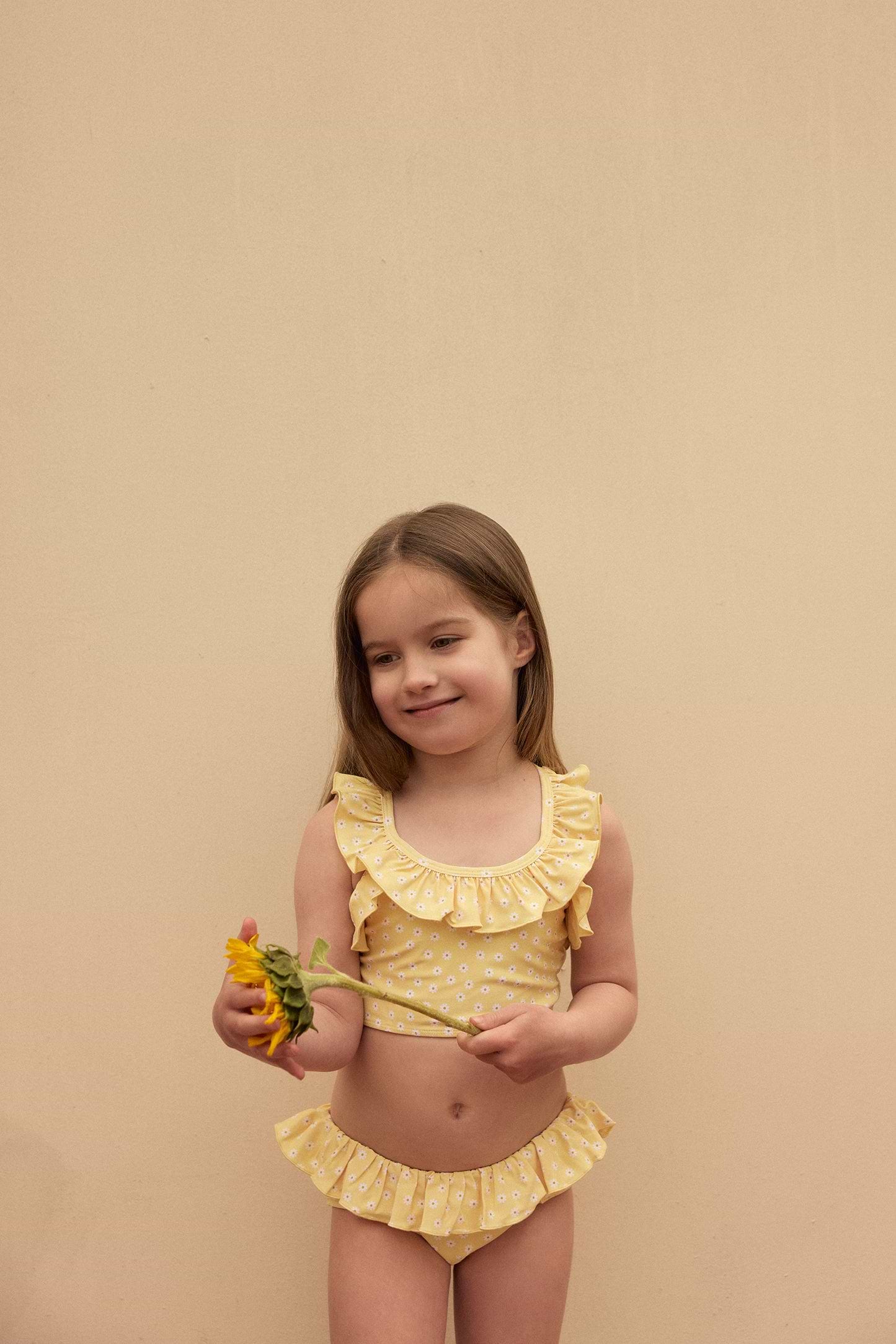 flounce bottom (yellow daisy)