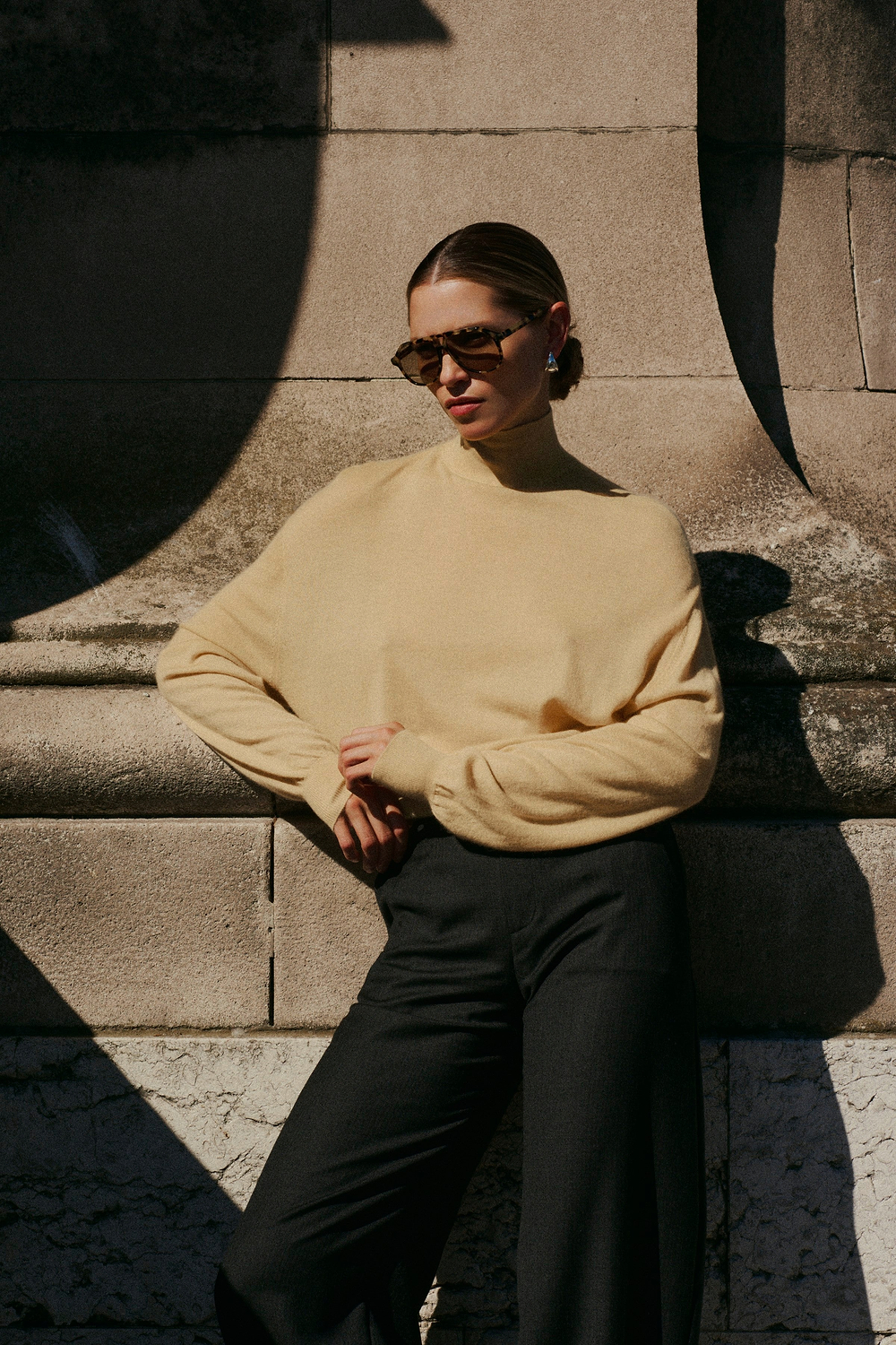 Relaxed Cashmere Turtleneck (Wheat)