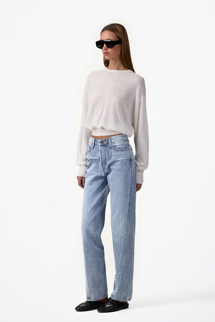 The Relaxed Twist Jean (90s Medium)