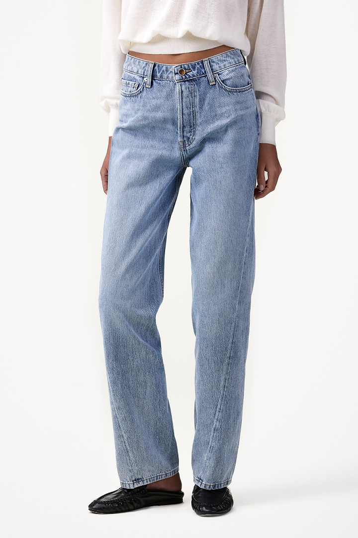 The Relaxed Twist Jean (90s Medium)