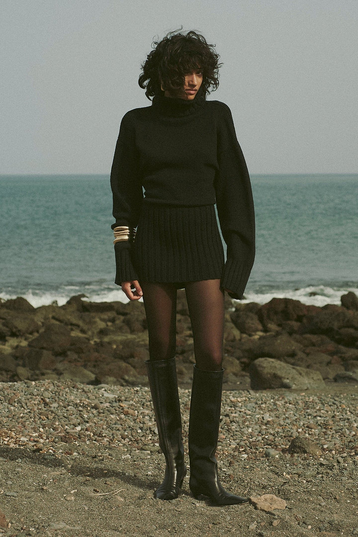 Knit Sweater Dress (Black)