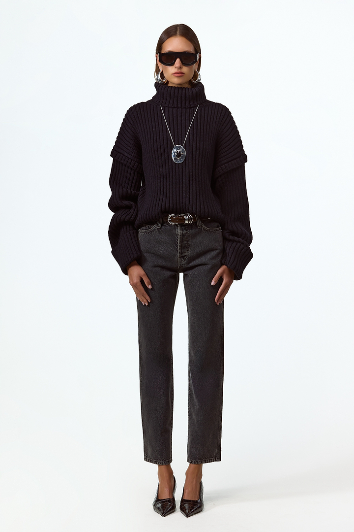 The Straight Ankle Jean (Stone Black)