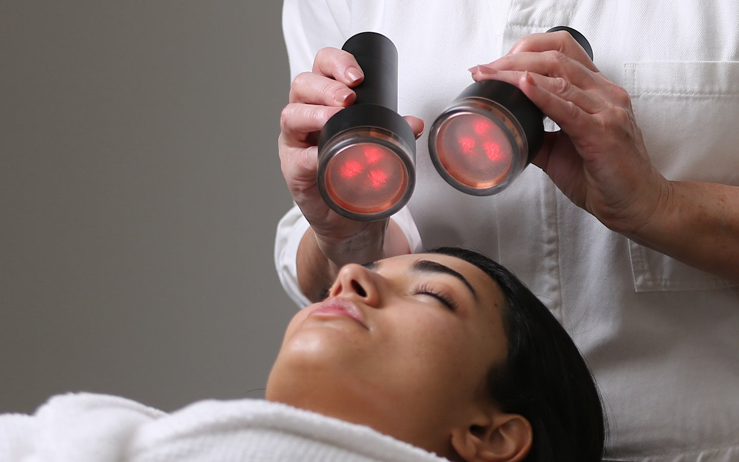 Dermatology clinic for blepharoplasty recovery support