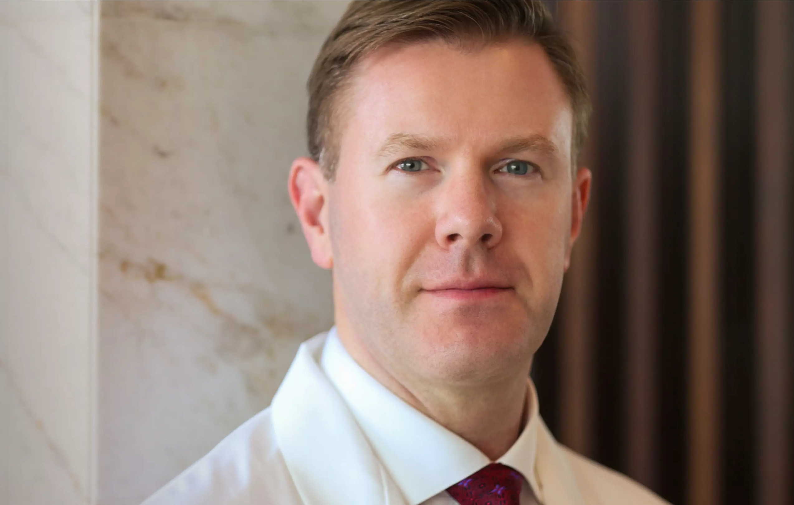 Dr Graeme Glass discussing traceless cosmetic skin rejuvenation