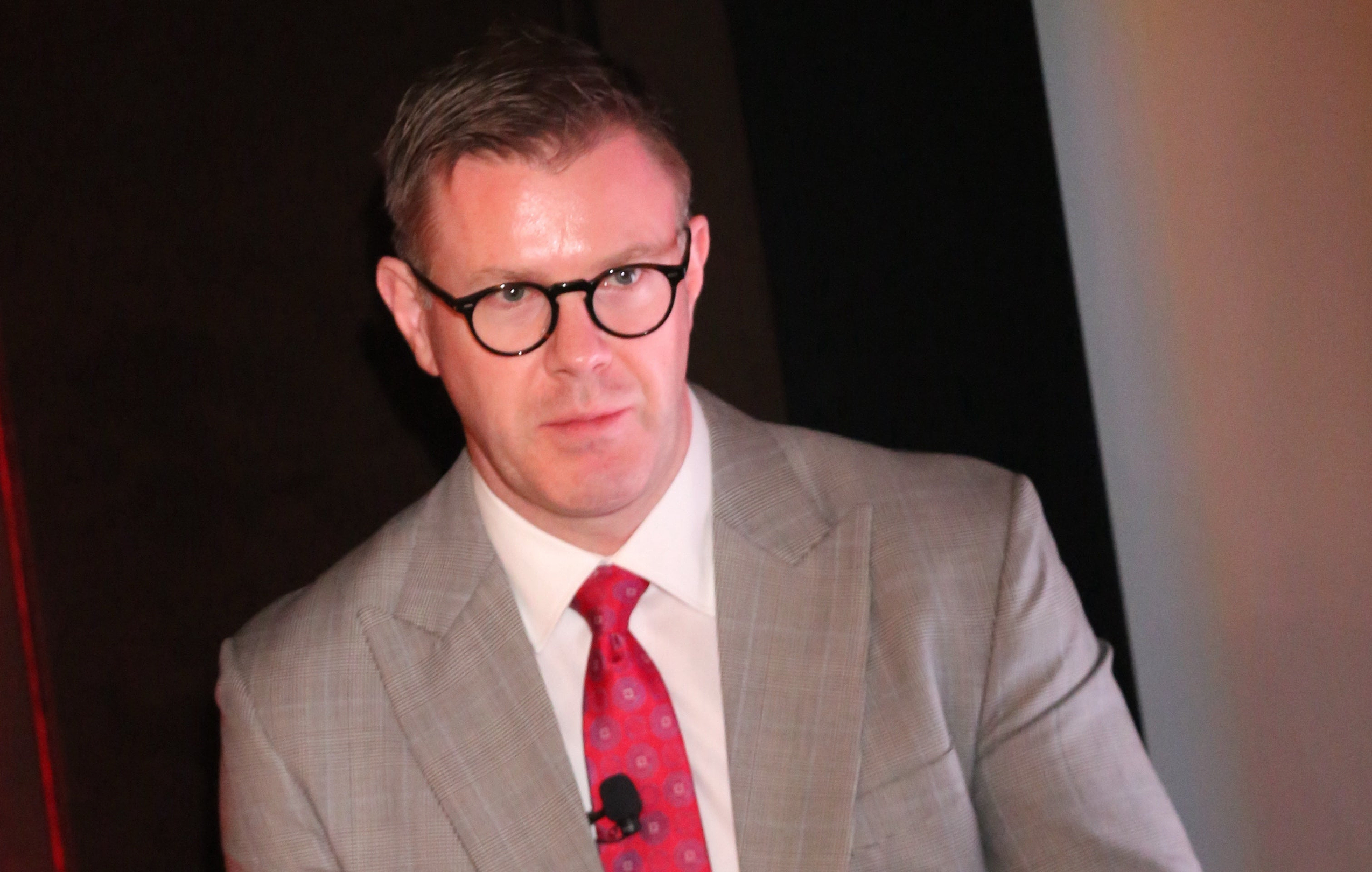 Dr Graeme Glass expert in laser skin rejuvenation