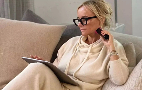 Joanna Czech performing LYMA Laser Facial treatment
