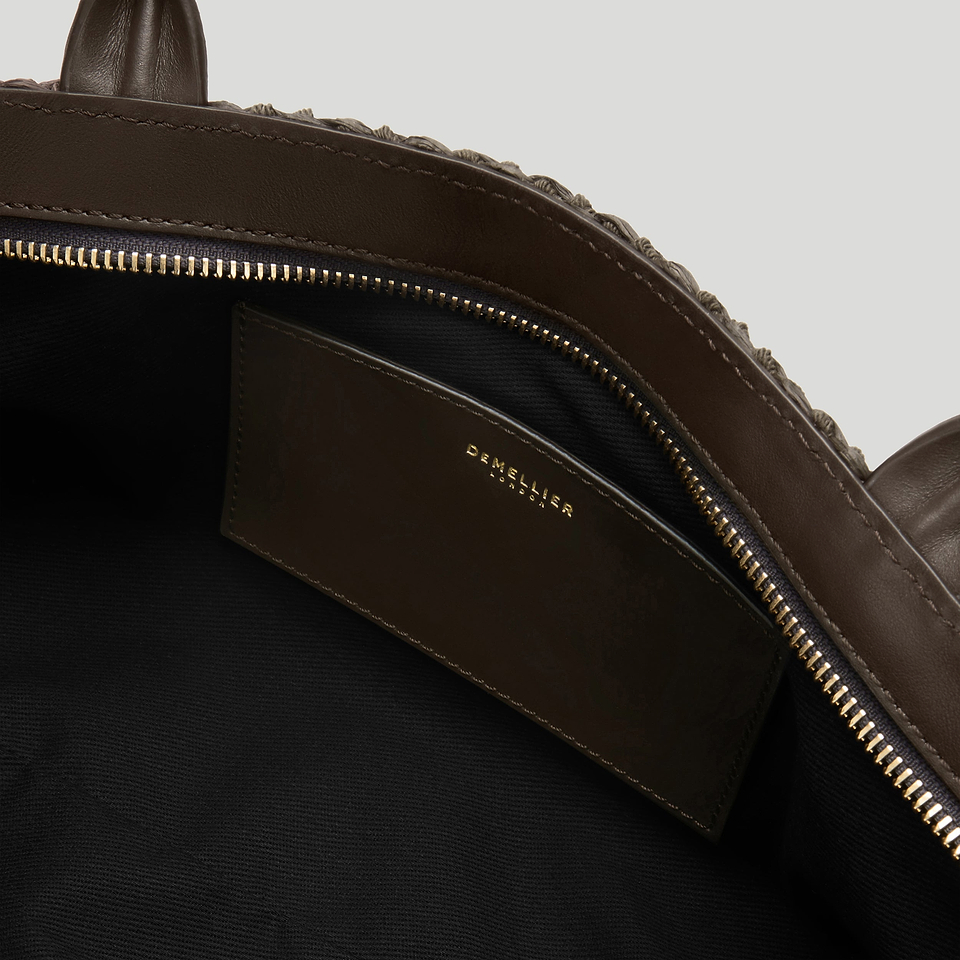 The New York Shoulder