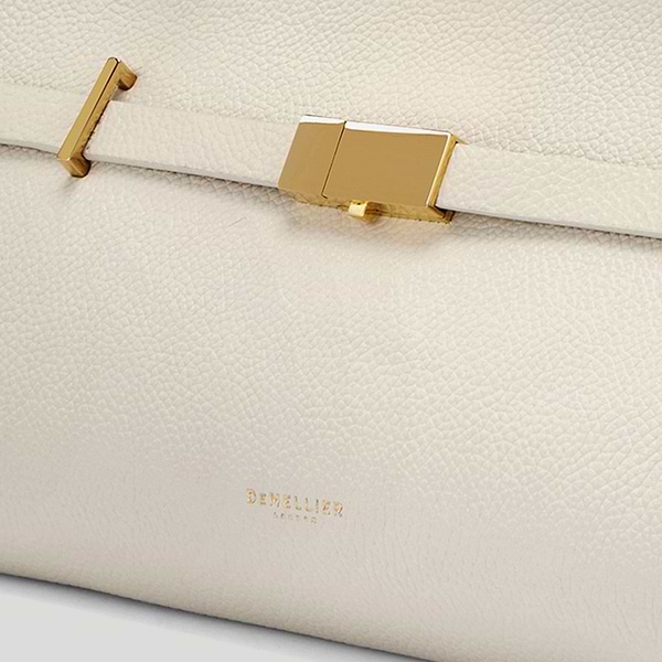 The New York Shoulder