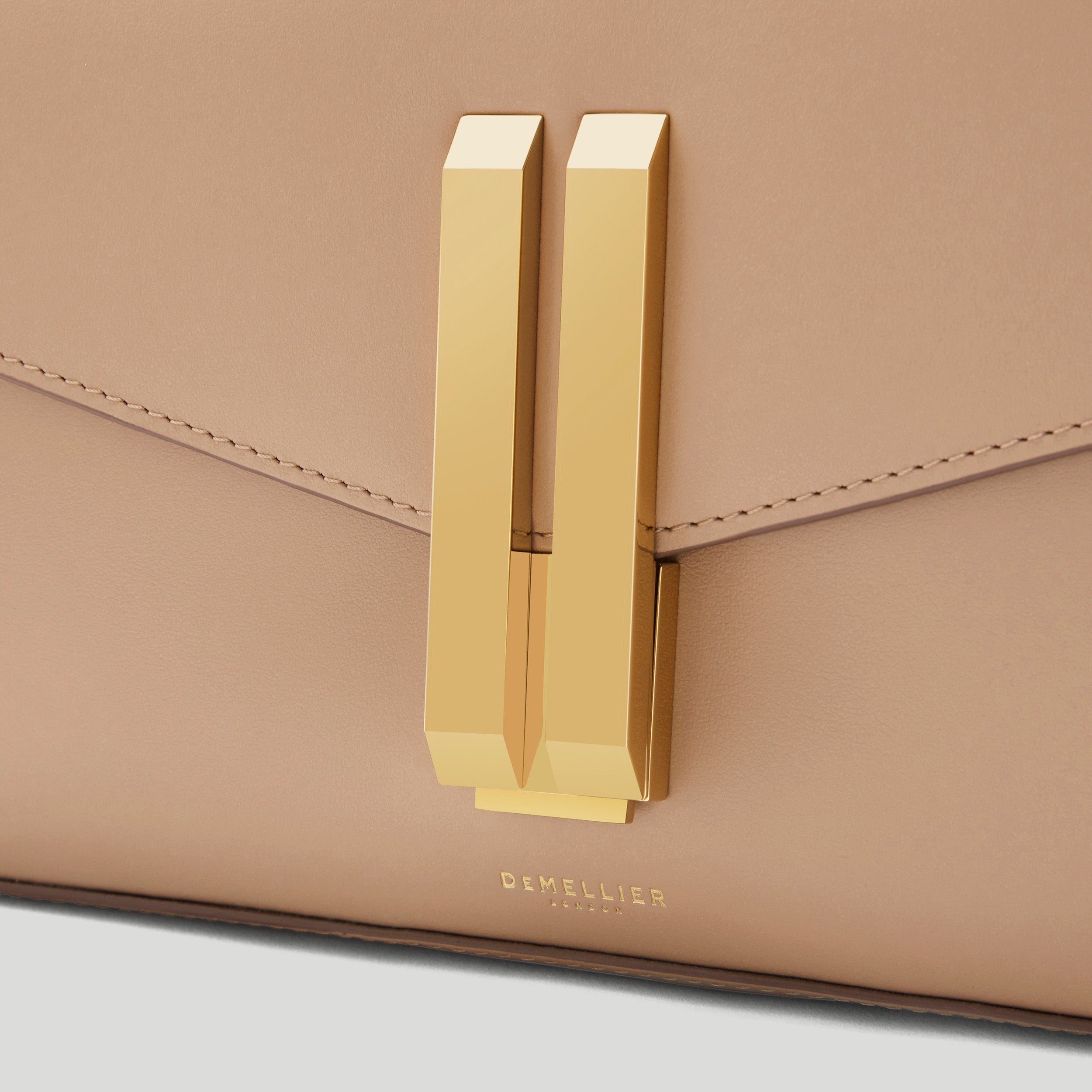 The Vancouver Clutch | Dark Sand Smooth | Demellier