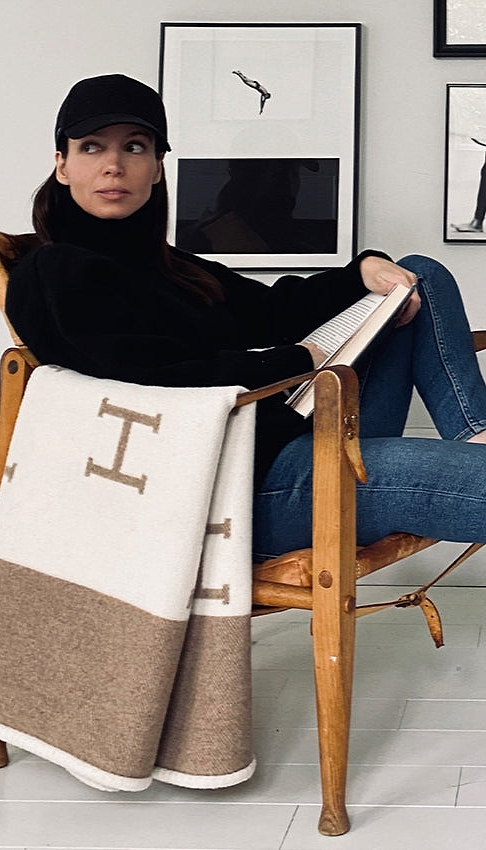 Thumbnail_image_athomewithmireia