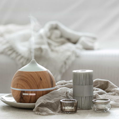 air diffuser humidifier on bedroom