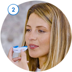 Image illustrating step 2 for fitting a snoring mouthpiece to your mouth for personalized comfort