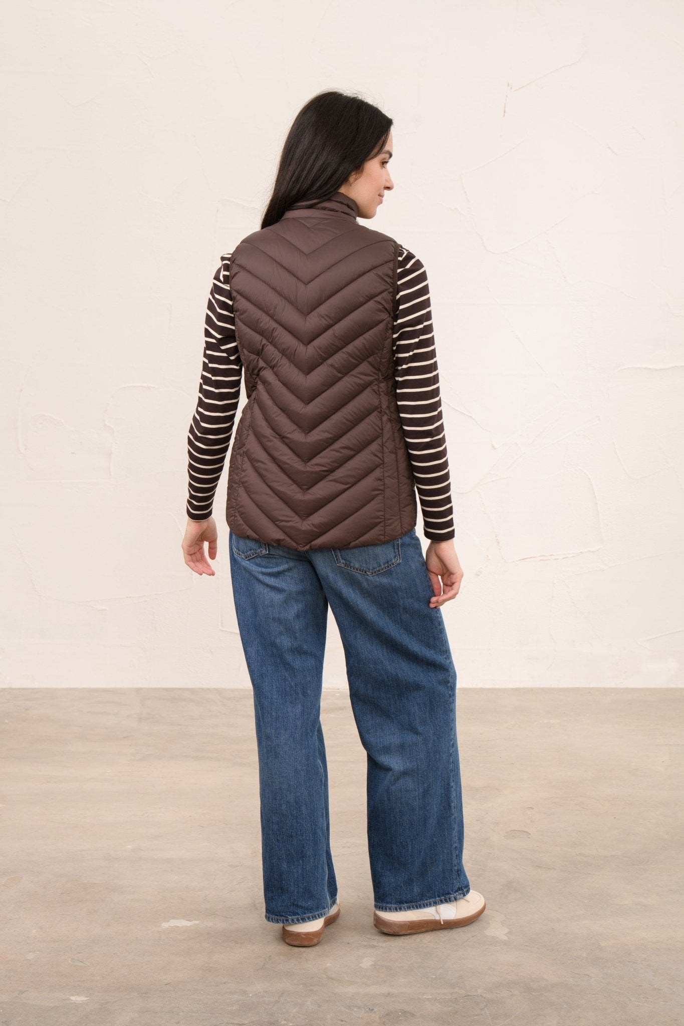 Laurel Gilet - Cocoa-Lighthouse