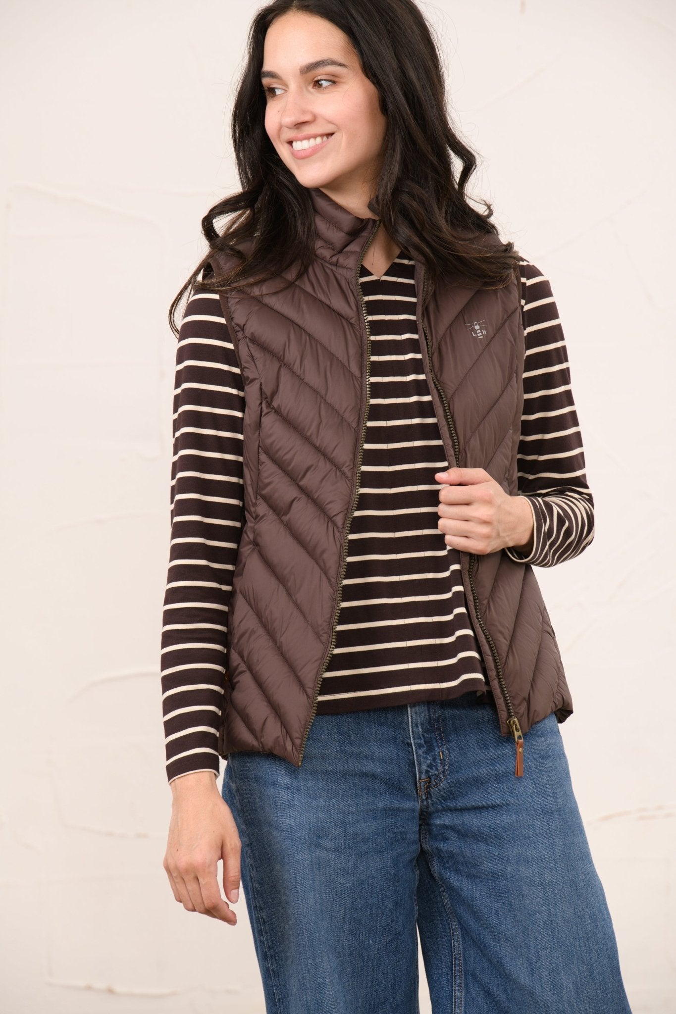 Laurel Gilet - Cocoa-Lighthouse