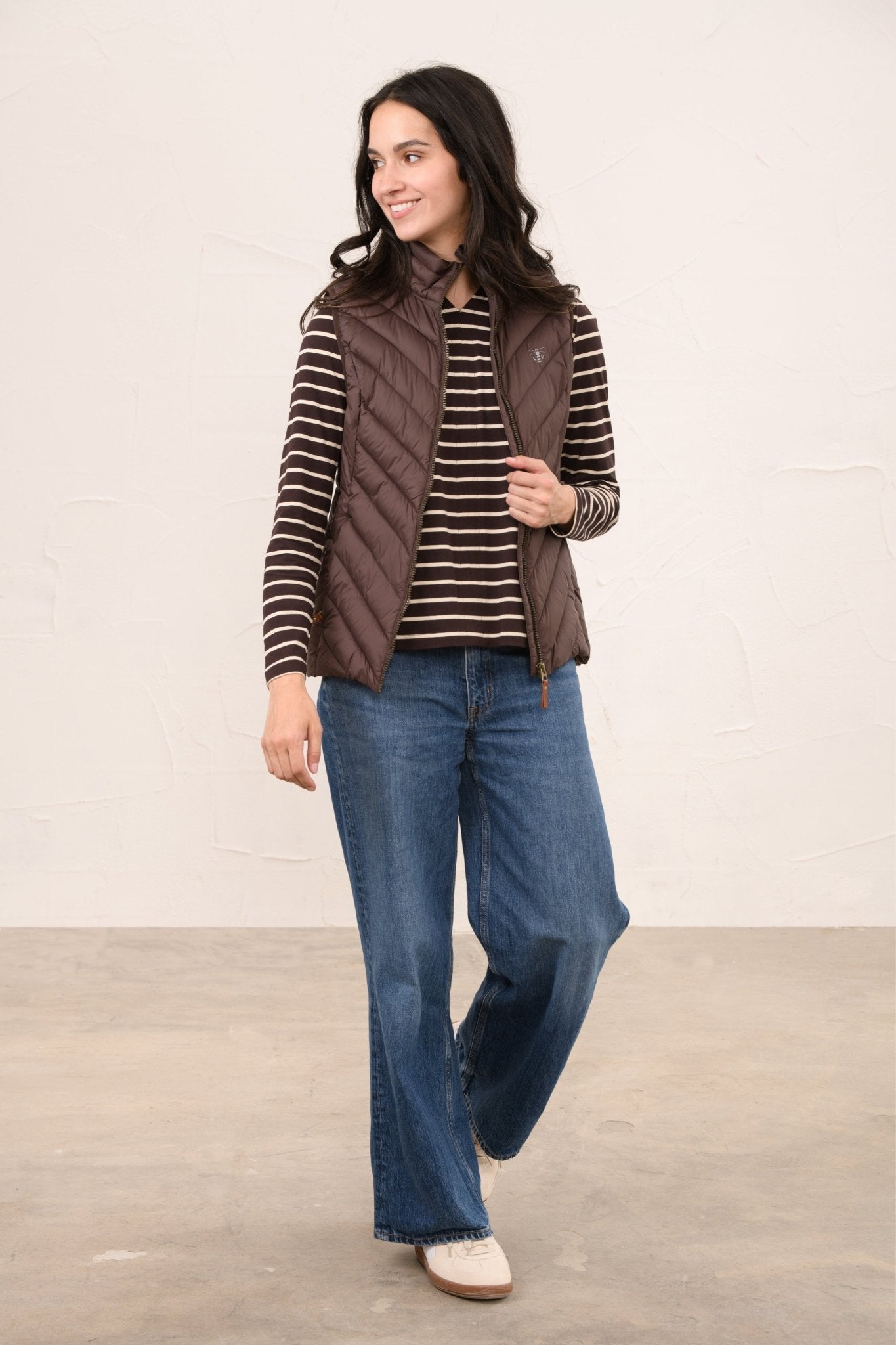 Laurel Gilet - Cocoa-Lighthouse