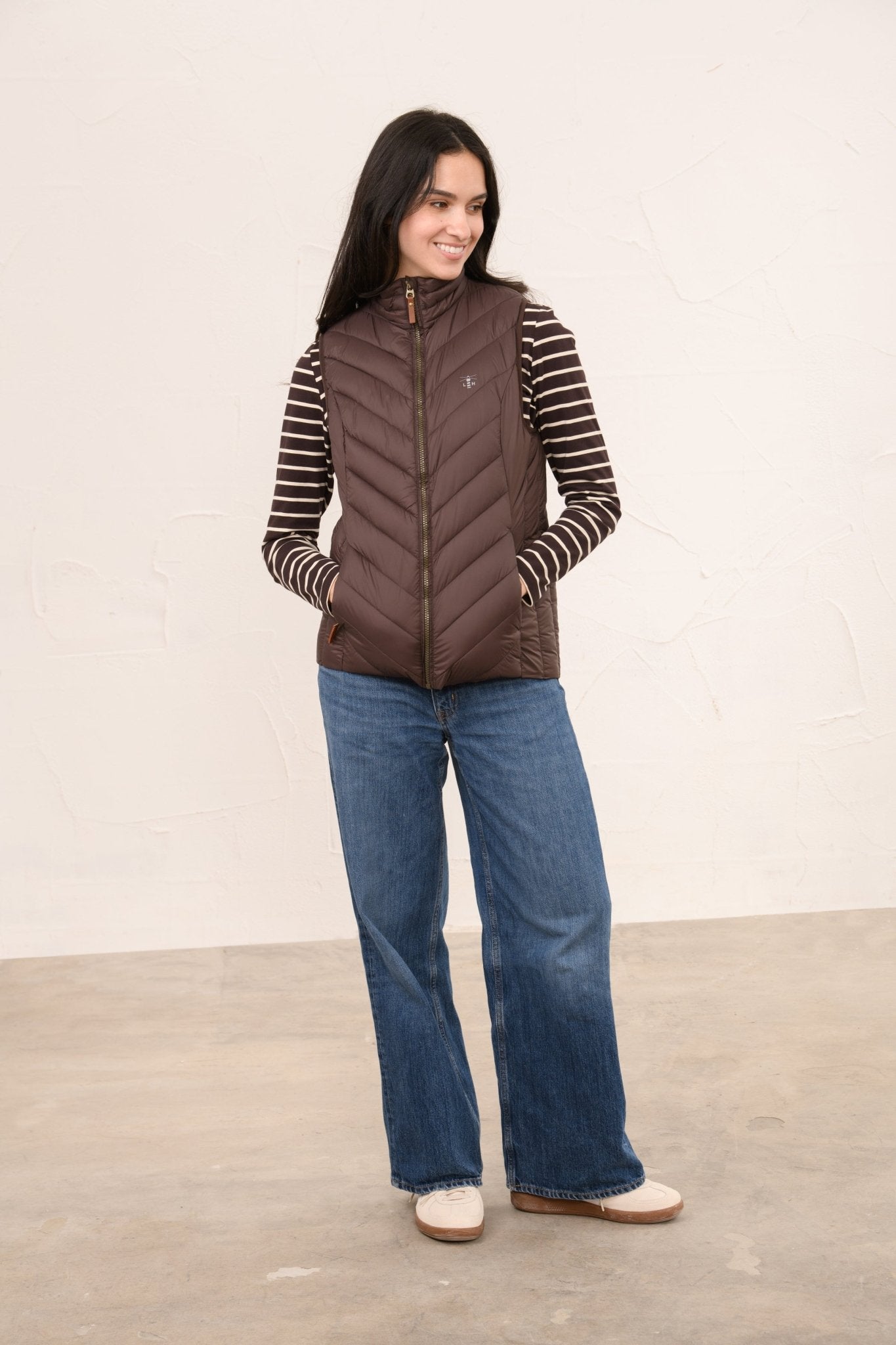 Laurel Gilet - Cocoa-Lighthouse
