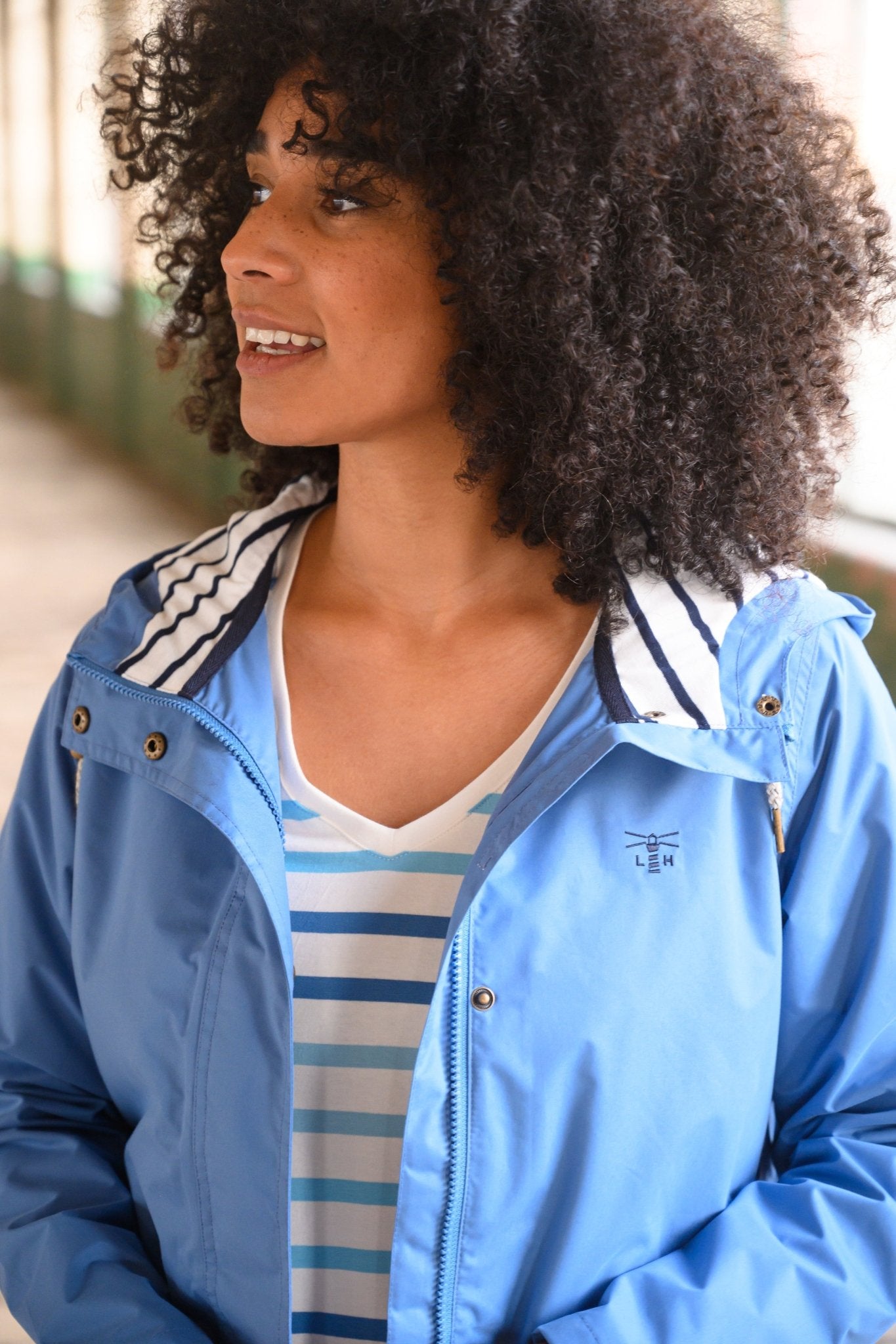Long Beachcomber Jacket - Marine Blue-Lighthouse