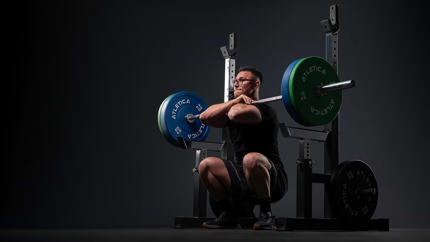 Front Squat am Atletica Squat Rack