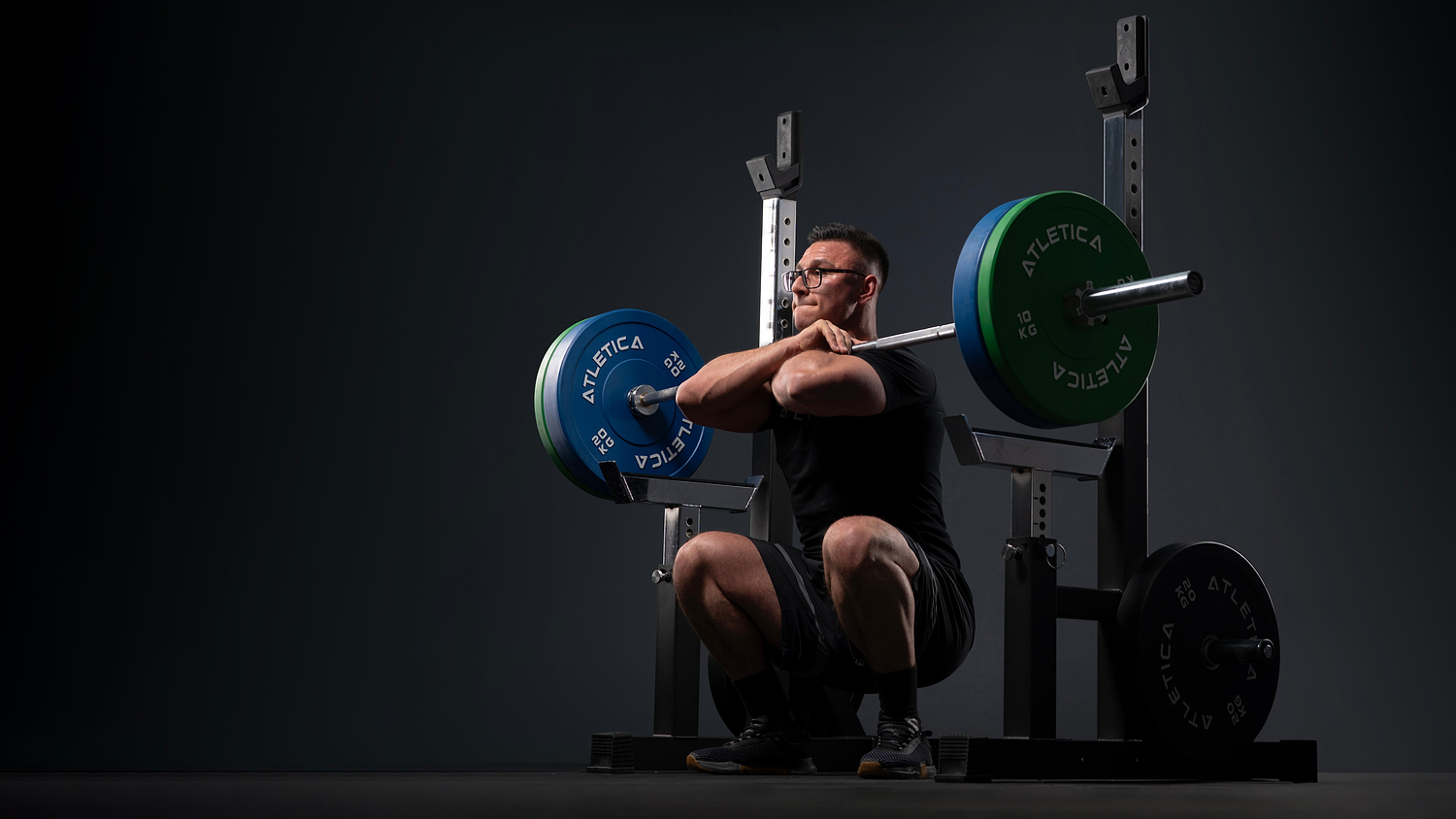 Front Squat am Atletica Squat Rack