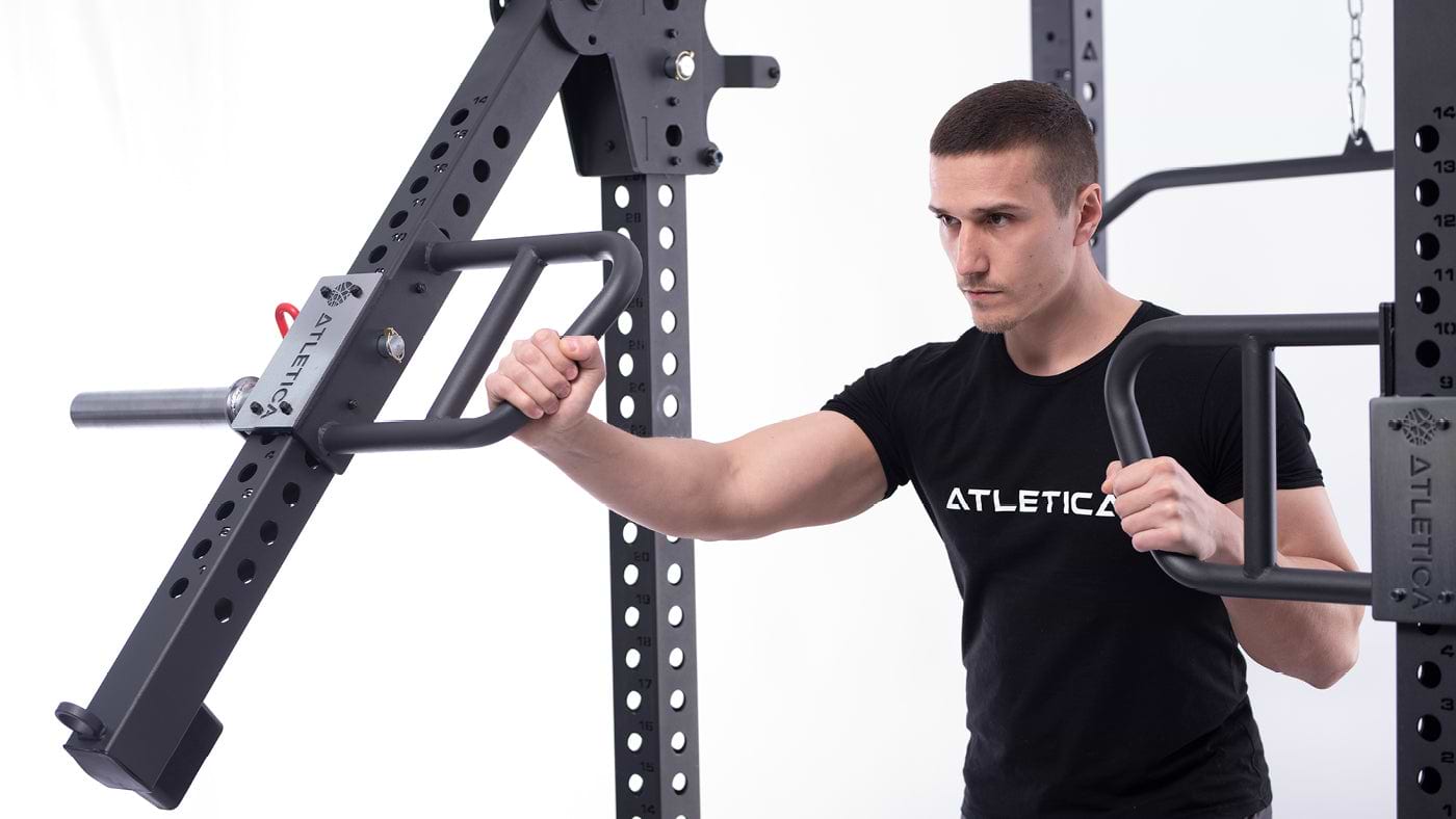 Krafttraining mit Jammer Arms am R8 Power Rack