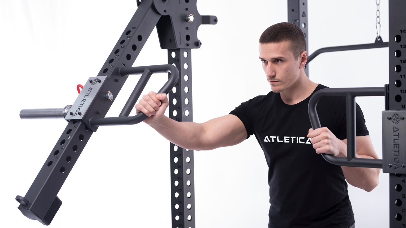 Krafttraining mit Jammer Arms am R8 Power Rack